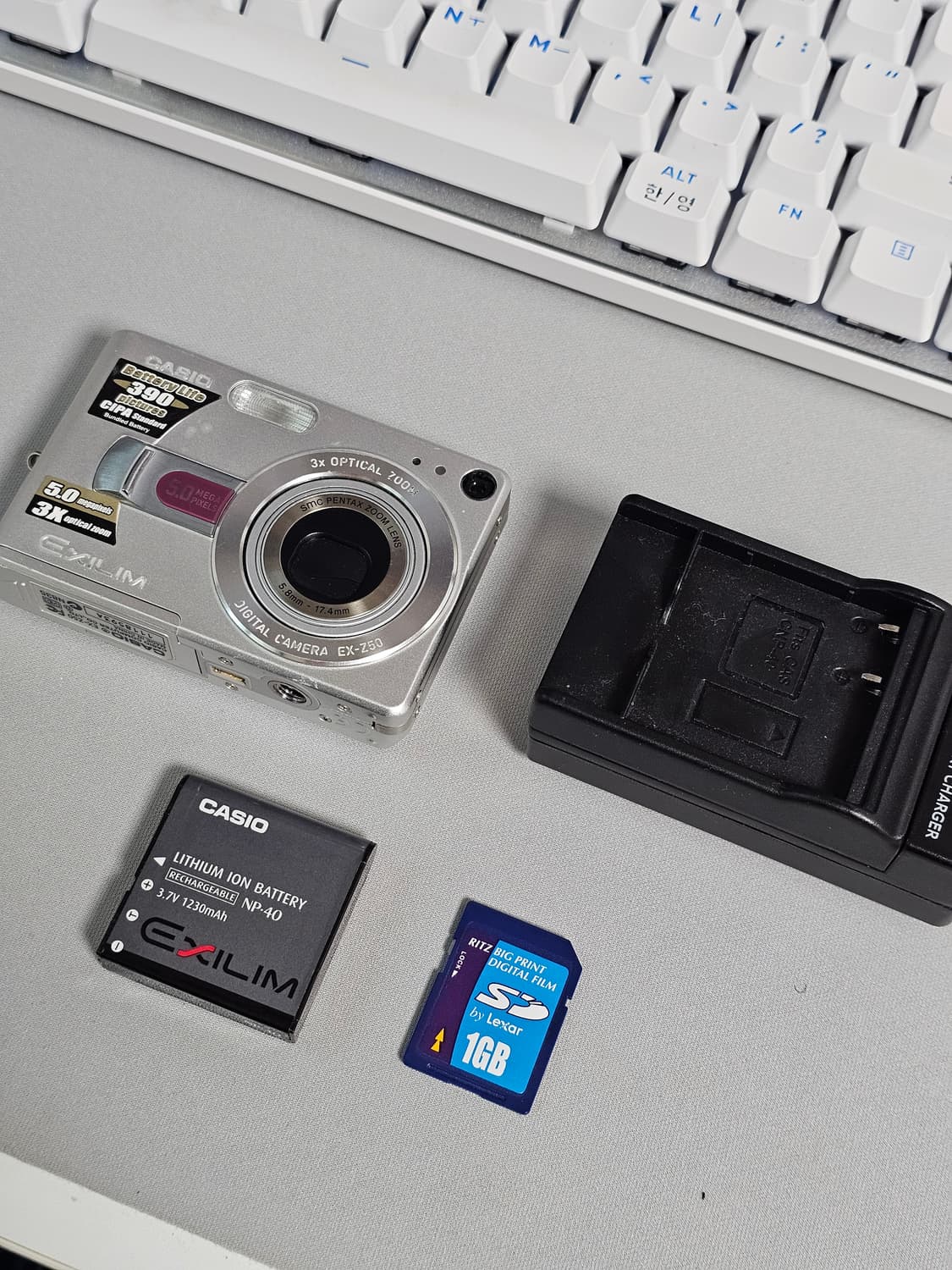 카시오 엑슬림 EX-Z50 르세라핌 사쿠라 디카 상품이미지1