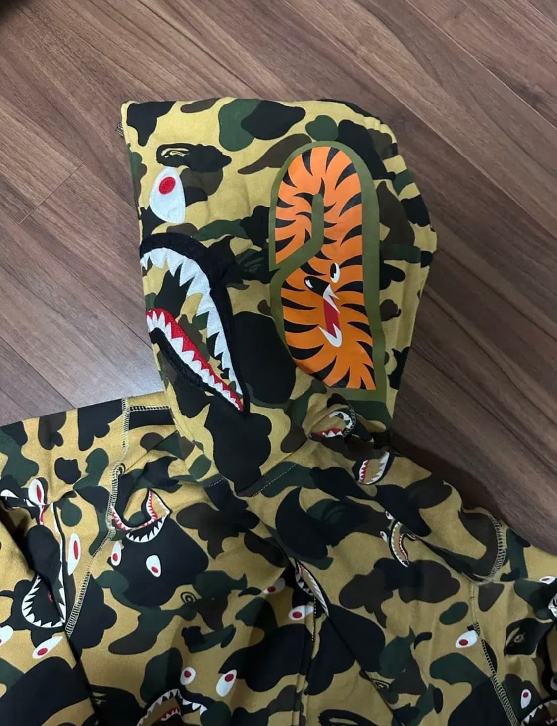 베이프 샤크후드집업 황계 L 상품이미지3