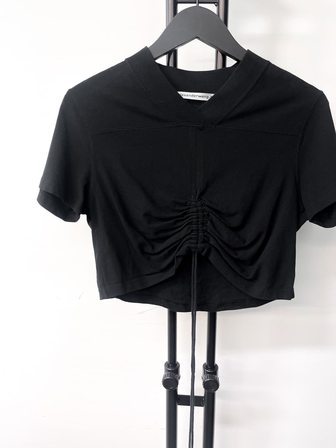 티 바이 알렉산더왕 프론트 셔링 크롭 티셔츠 상품이미지2