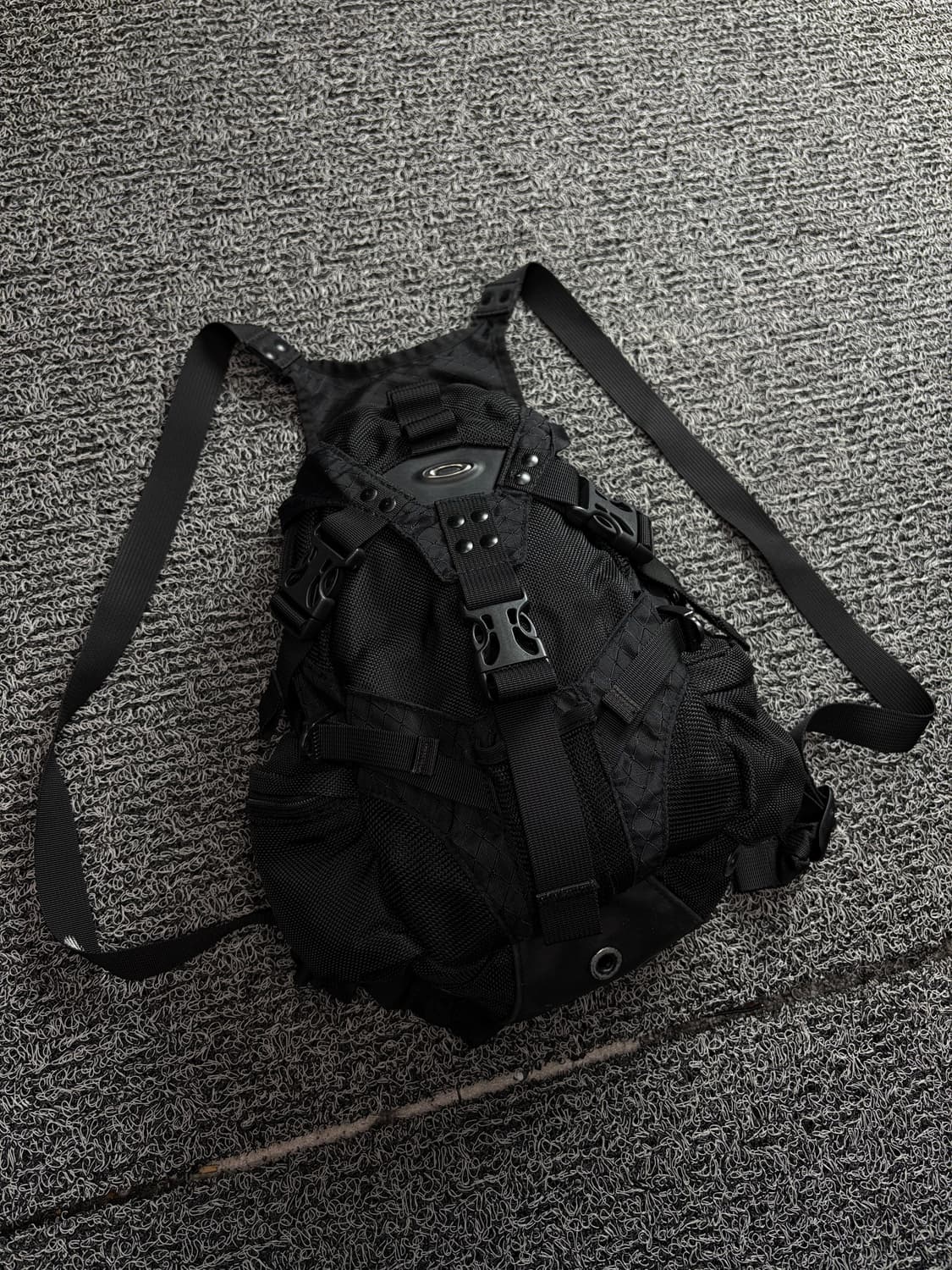 오클리 아이콘 3.0 테크니컬 미니 백팩 1674 상품이미지1