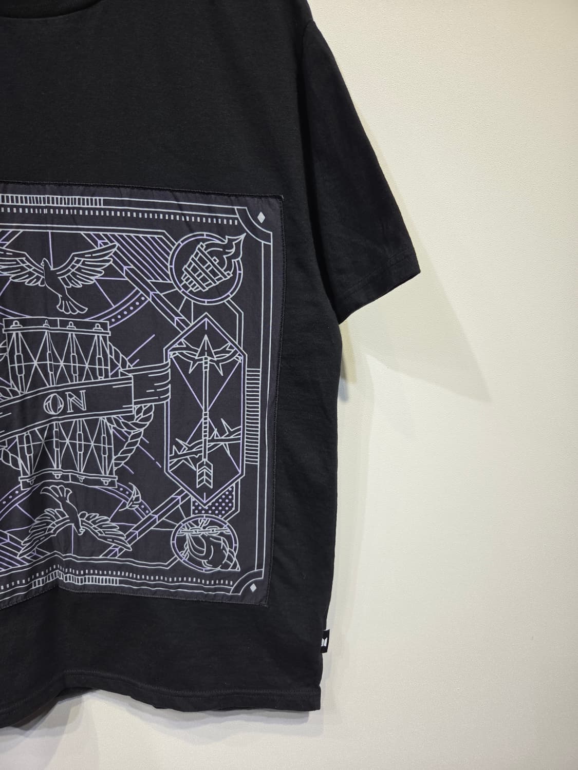 BTS 방탄소년단 [ON] 공식 굿즈 반팔 티셔츠 03 상품이미지5