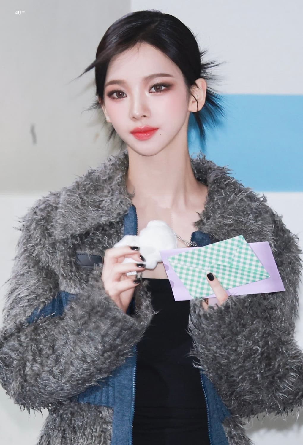 (카리나 착용) 앤더슨벨 우먼 올가 헤어리 니트 집업 퍼자켓 상품이미지6