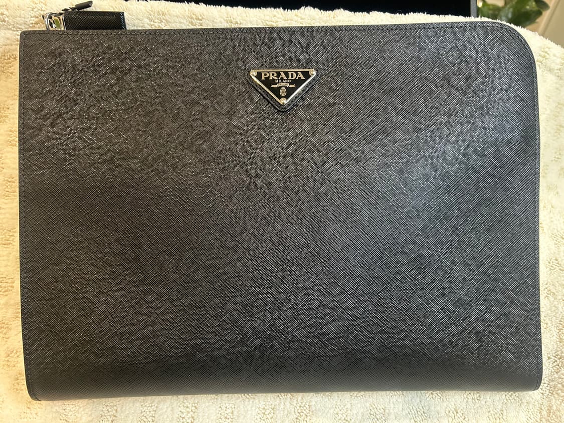 [정품/중고] 프라다 사피아노 클러치백 상품이미지1