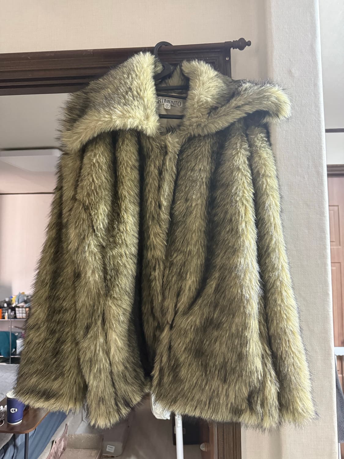 파르티멘토우먼 와이드카라 헤어리 퍼코트 믹스베이지 상품이미지2