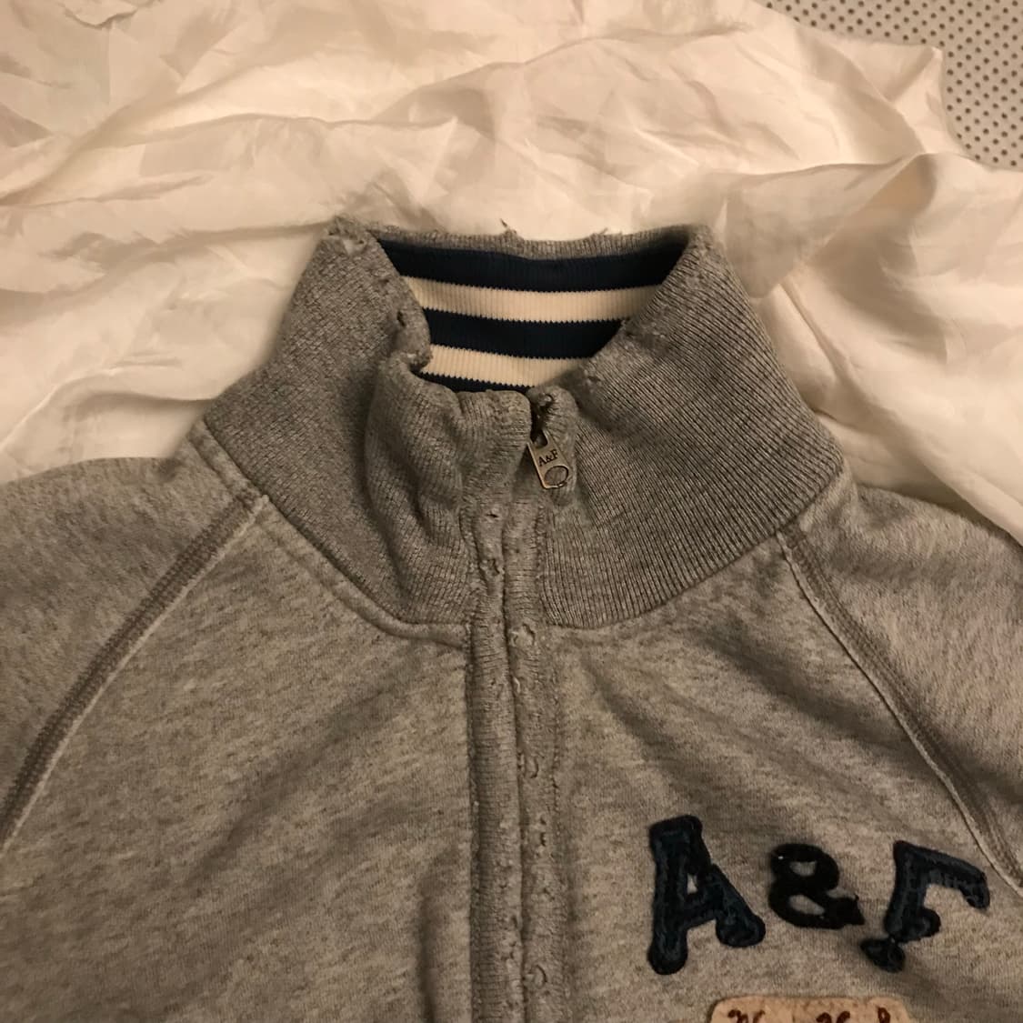 Abercrombie 아베크롬비 오버핏 데미지 집업 상품이미지6