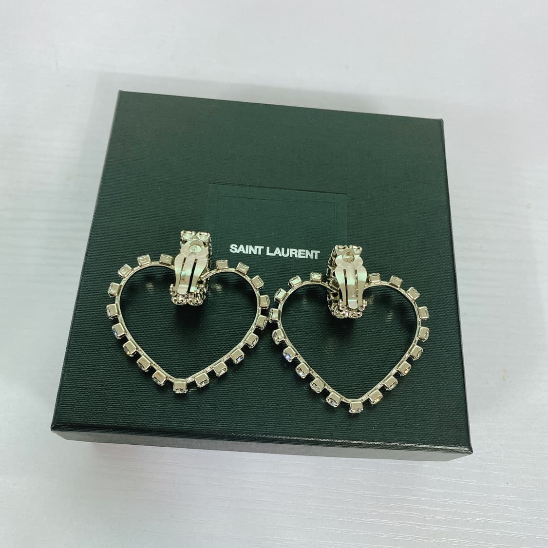 (새제품) 생로랑 하트 귀찌 팝니다 상품이미지3