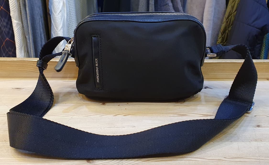 만다리나덕 크로스백 상품이미지1