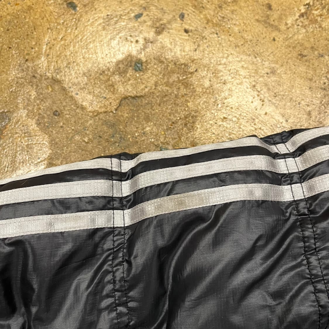 아디다스 블랙 실버 후드 숏패딩 95 상품이미지9