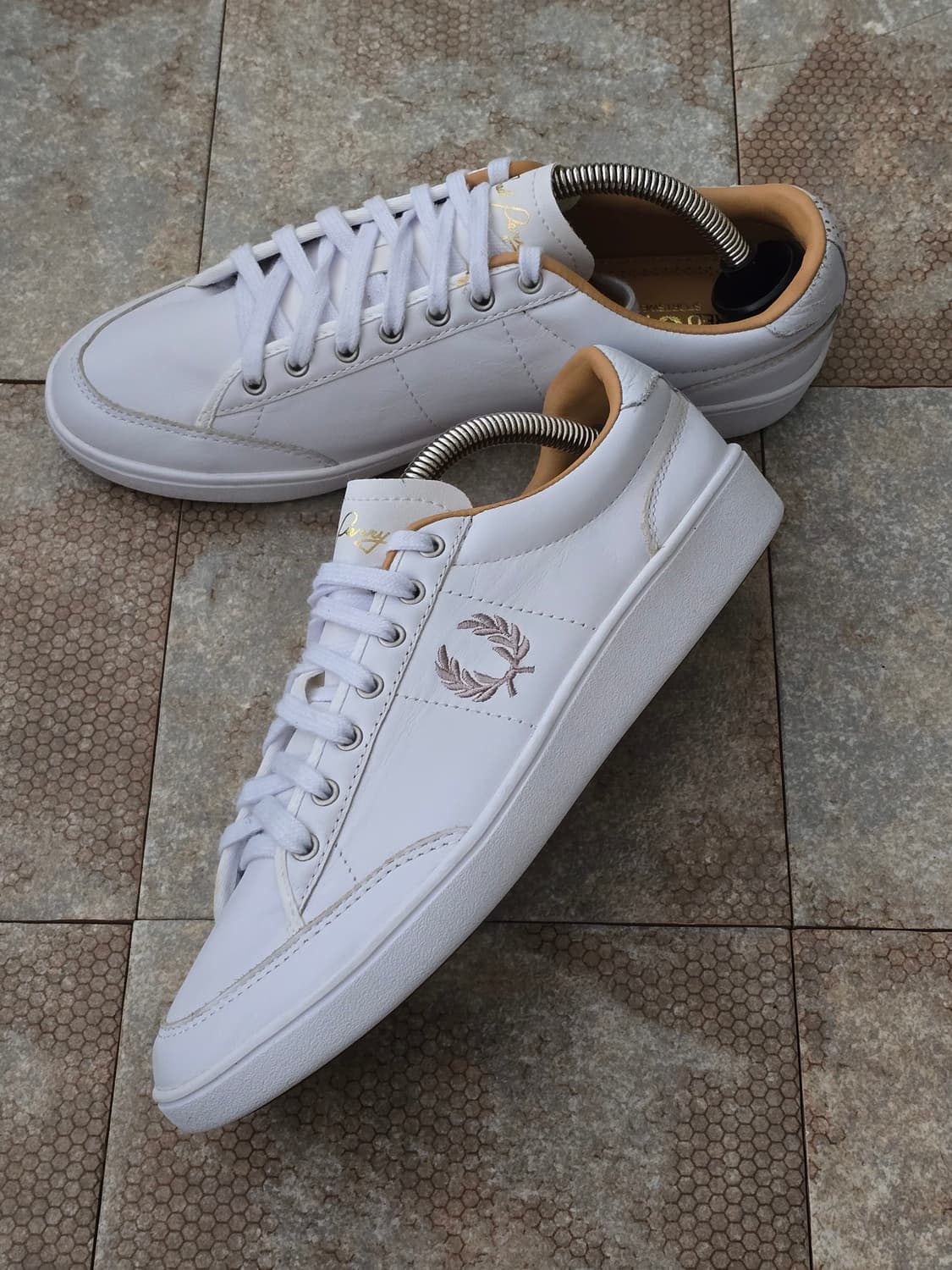 (250)프레드페리 호프만 레더 화이트 상품이미지3