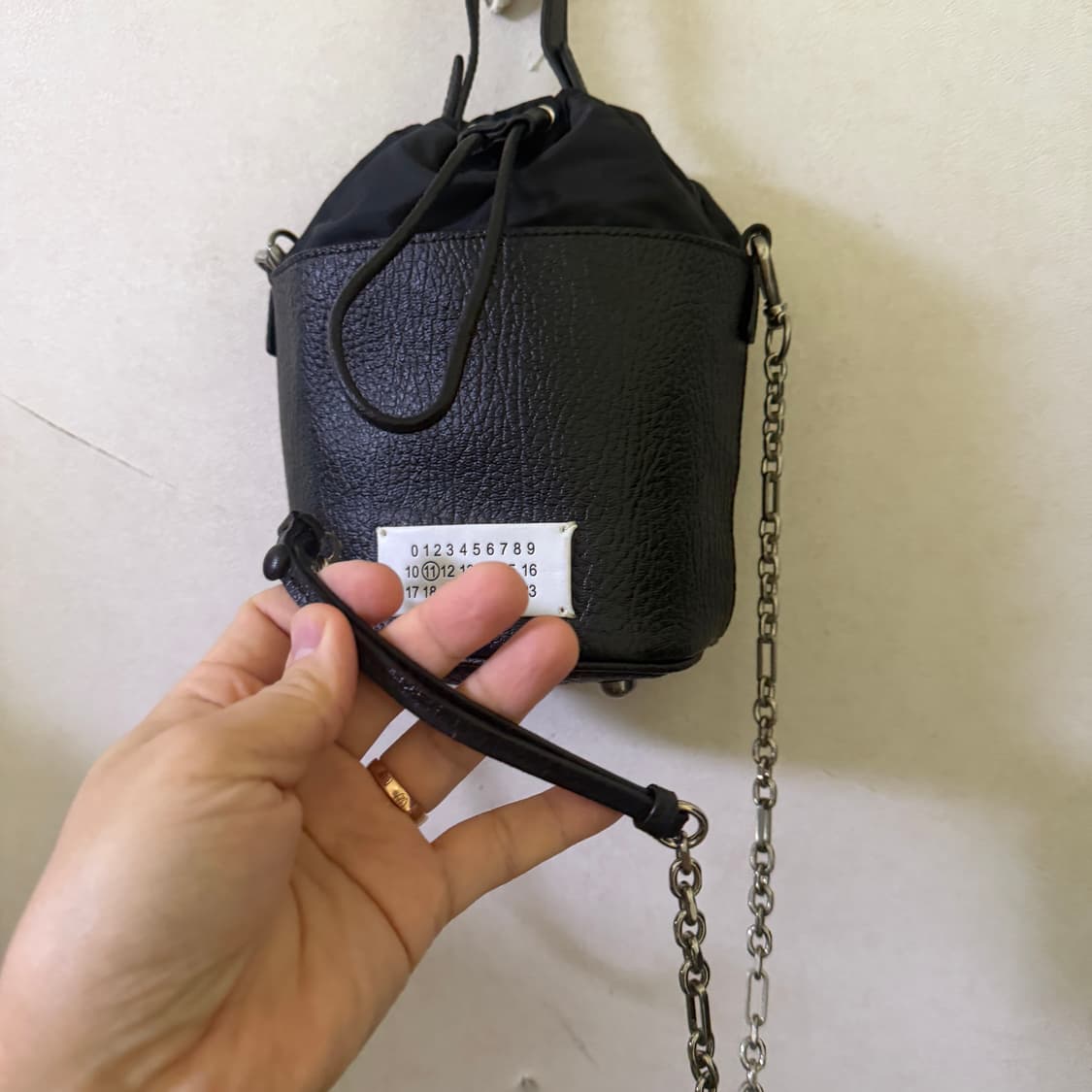 메종마르지엘라 레더 미니 버킷 토트&크로스백 상품이미지3