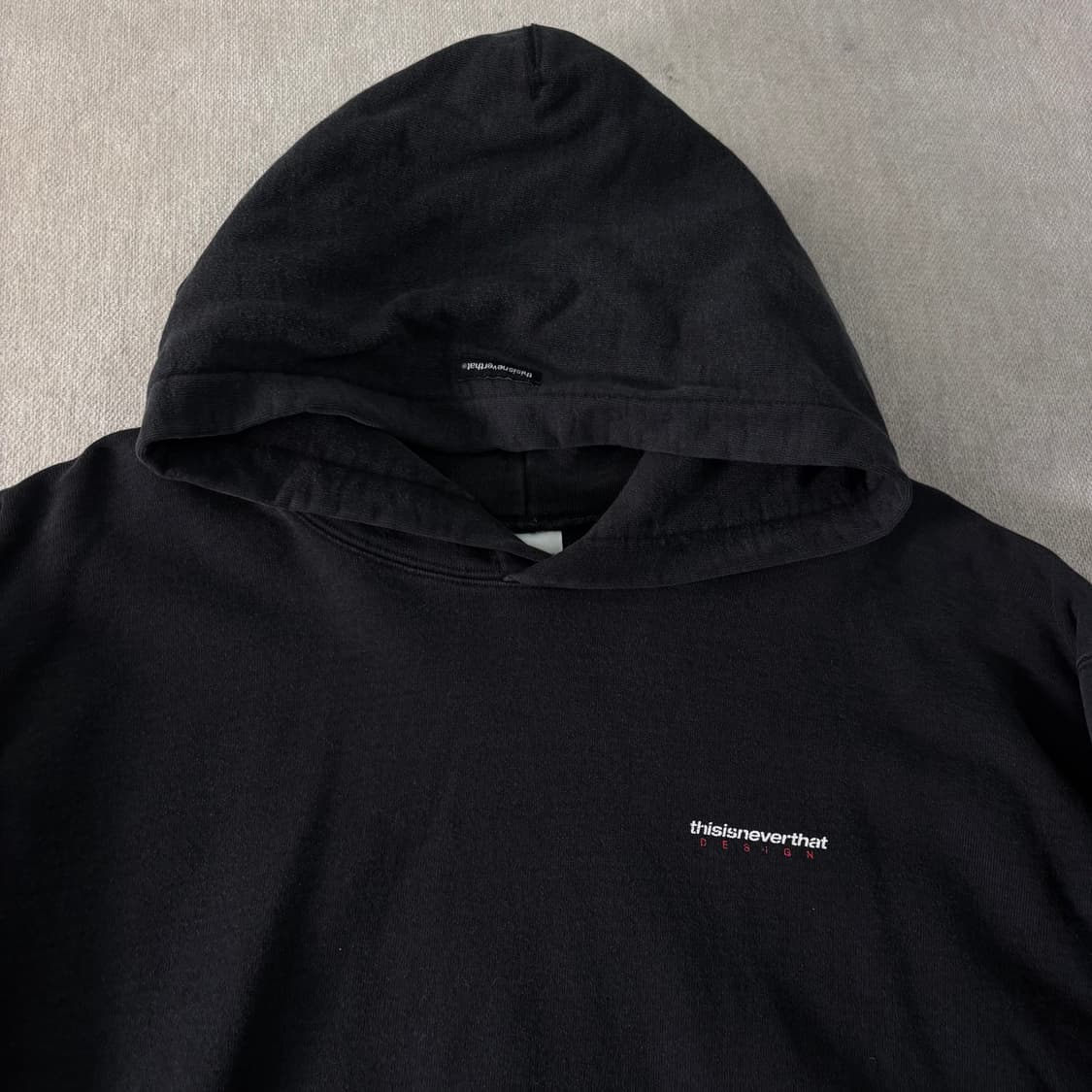 105 디스이즈네버댓 백로고 후드티 상품이미지4