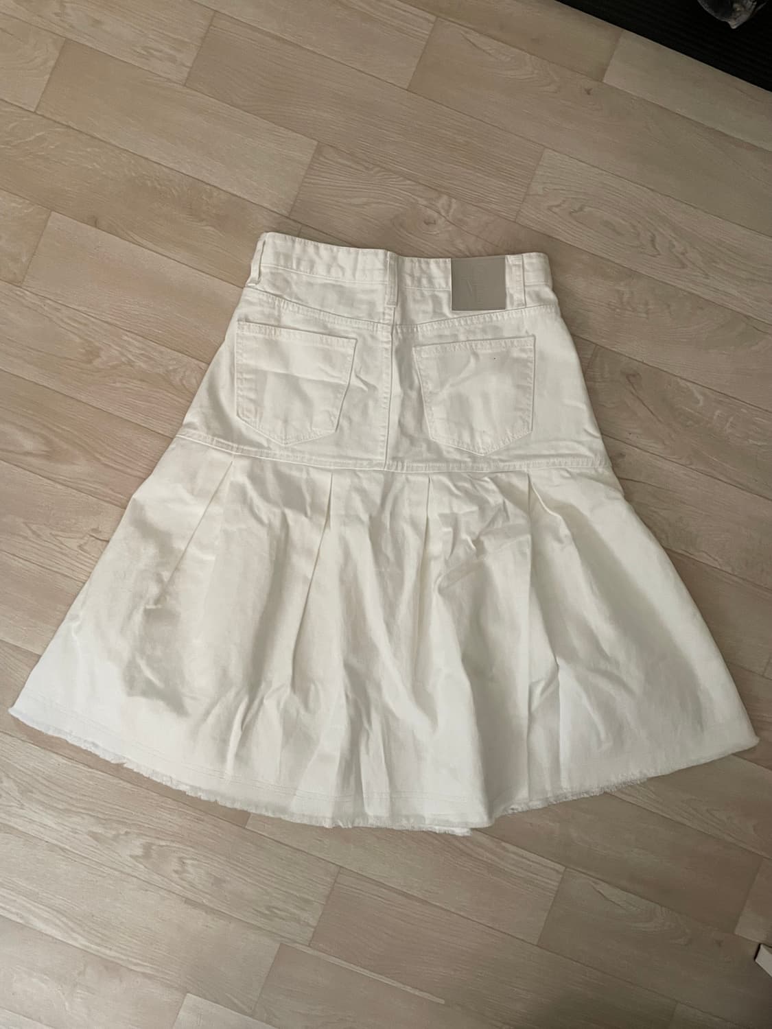 화이트 미디스커트 상품이미지2