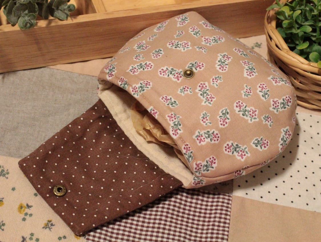 핸드메이드 베이지 다트 파우치 상품이미지5