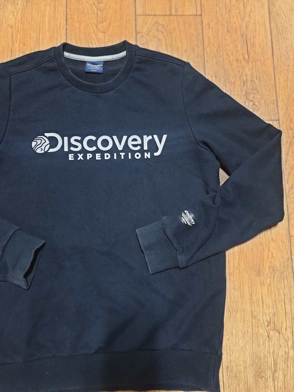 1222 디스커버리 맨투맨티 95 사이즈입니다 상품이미지3