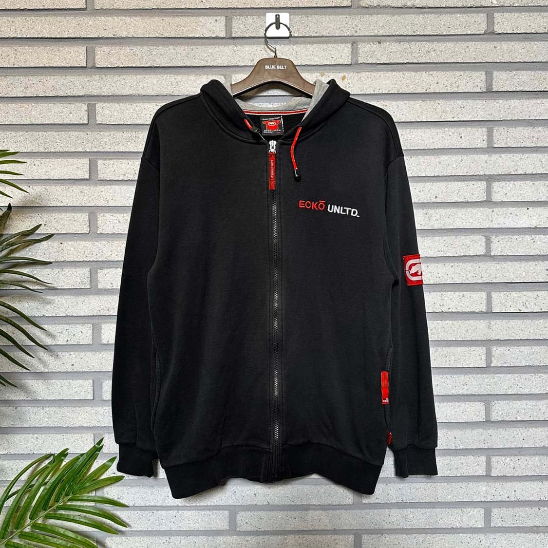 ECKO UNLTD 후드 집업 후면 프린팅 레터링 로고 디테일 블랙 상품이미지1