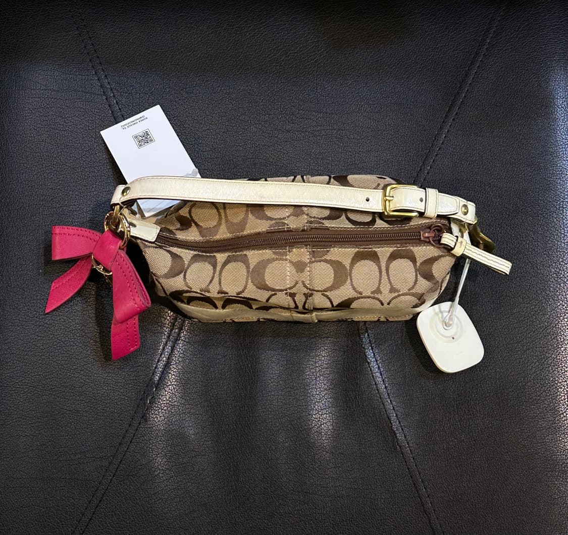 COACH 코치 핑크리본 미니 토트백 상품이미지6