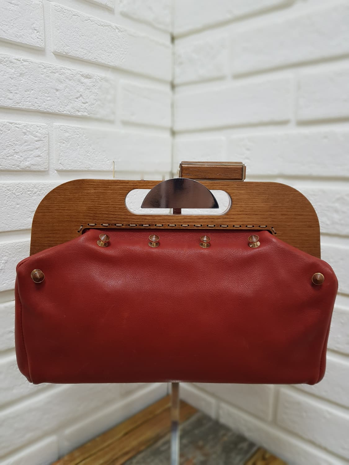 [정품] 펜디 우드핸들 스터드 토트백 상품이미지3