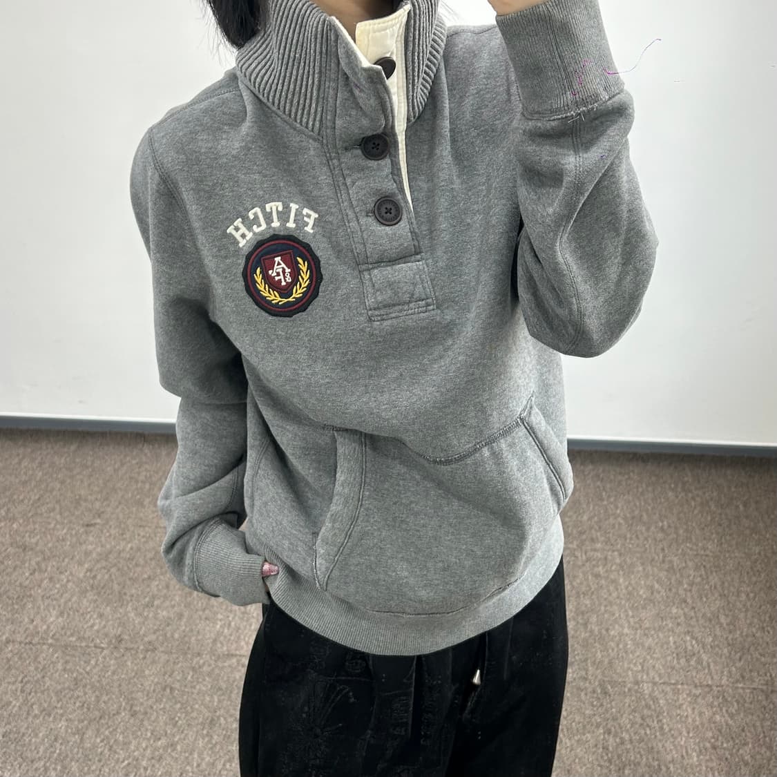 Abercrombie 아베크롬비 하이넥 버튼업 그레이 롱슬리브 상품이미지2