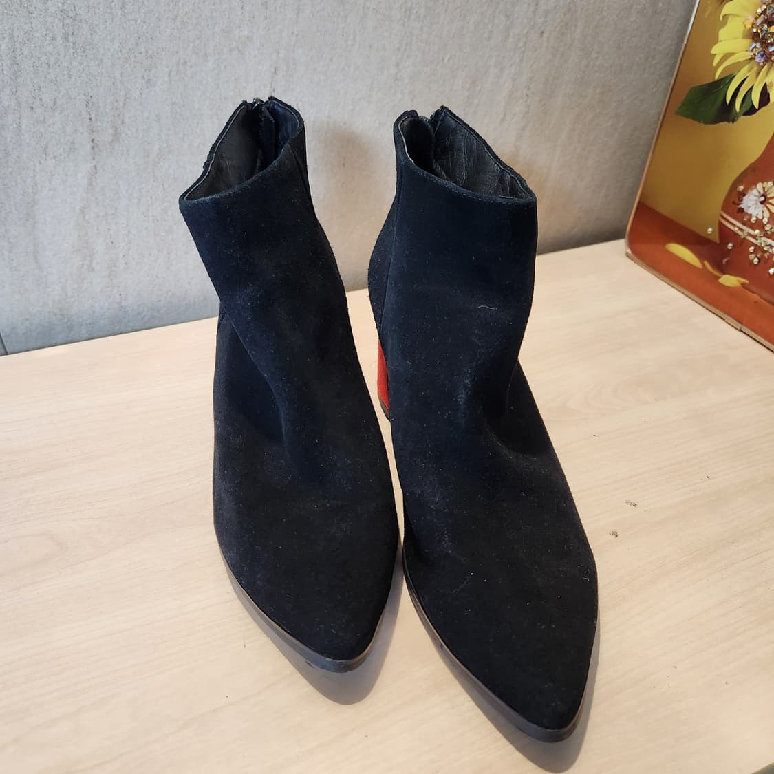 “블랙 스웨이드 × 레드힐 포인트✨ 엘사베리니 앵클부츠 (250)”
 상품이미지2