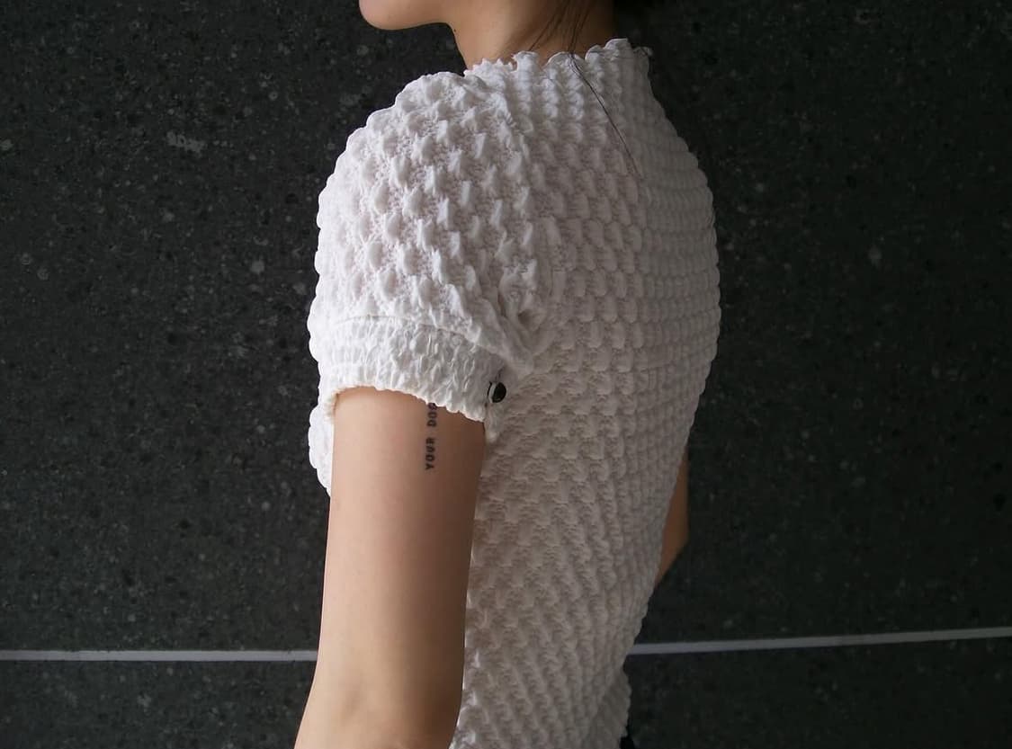 르노우 embossing half blouse 상품이미지2
