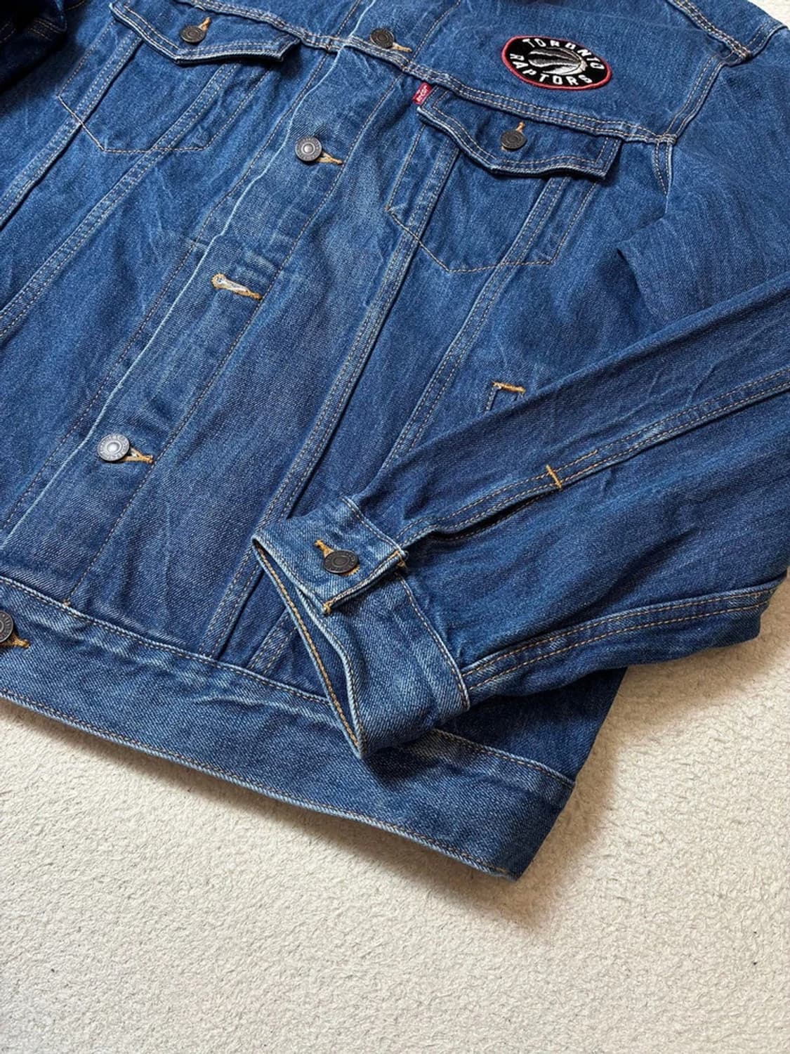 리바이스 X RAPTORS NBA 트러커 데님 자켓 PN7470 상품이미지8