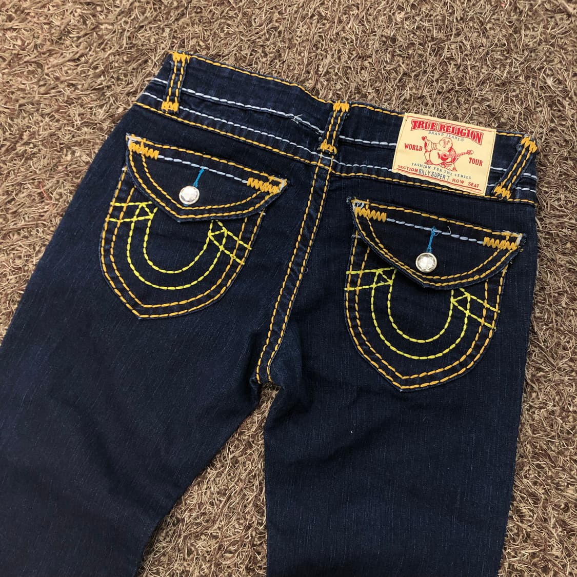 28 트루릴리전 빌리 슈퍼티 부츠컷 스티치 데님 팬츠 상품이미지3