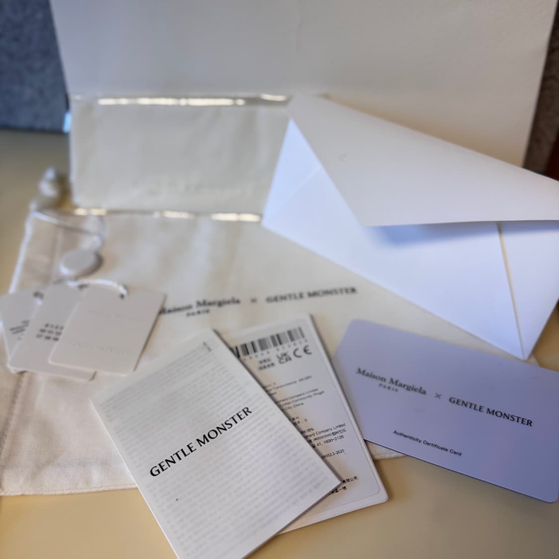 젠틀 몬스터 x 메종 마르지엘라 MM114 블랙 클리어 상품이미지2