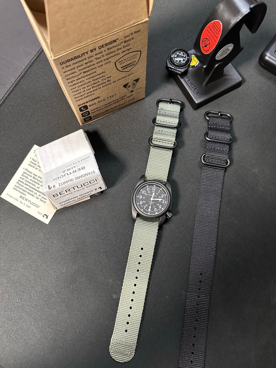 베르투치 A-2T 빈티지 티타늄 필드워치 상품이미지3