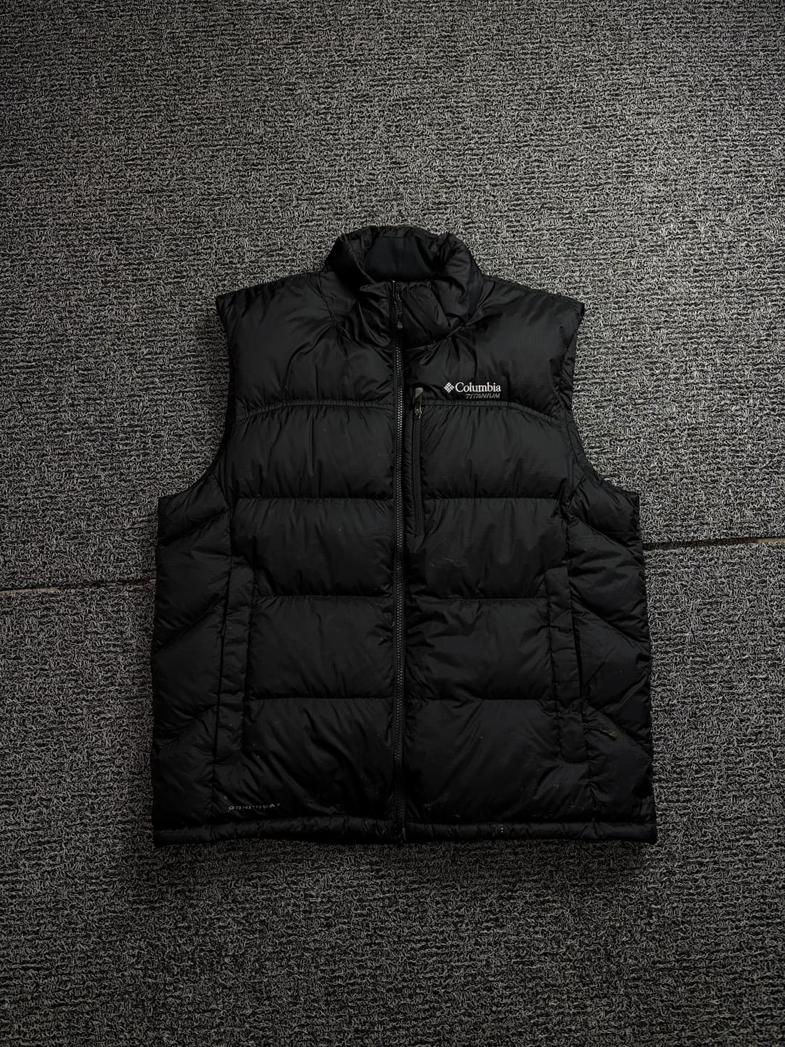 컬럼비아 USA 티타늄 옴니히트 다운 베스트 블랙 1882 상품이미지2