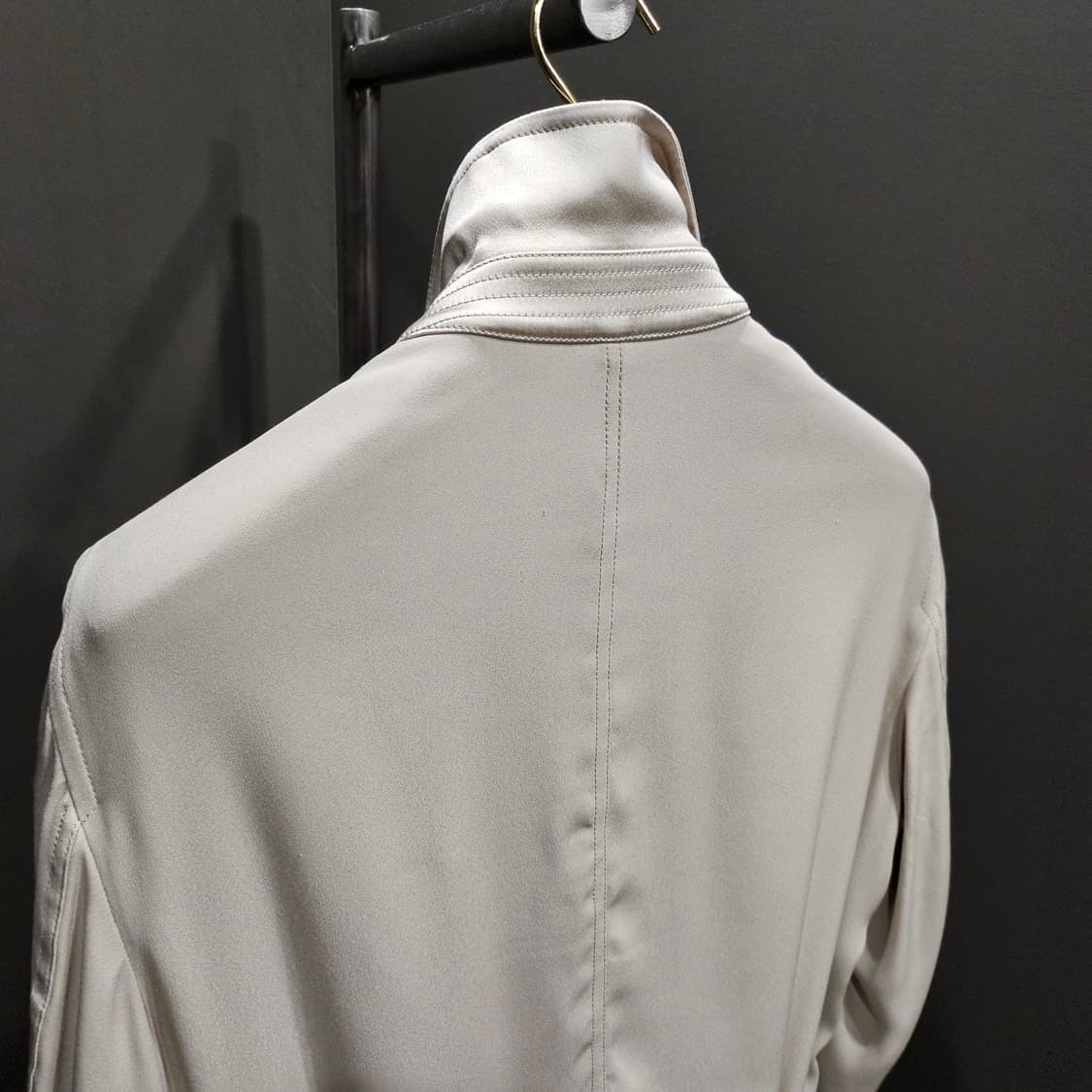 톰포드 가죽 트리밍 실크 새틴 실크 크레이프 리버시블 자켓 상품이미지5