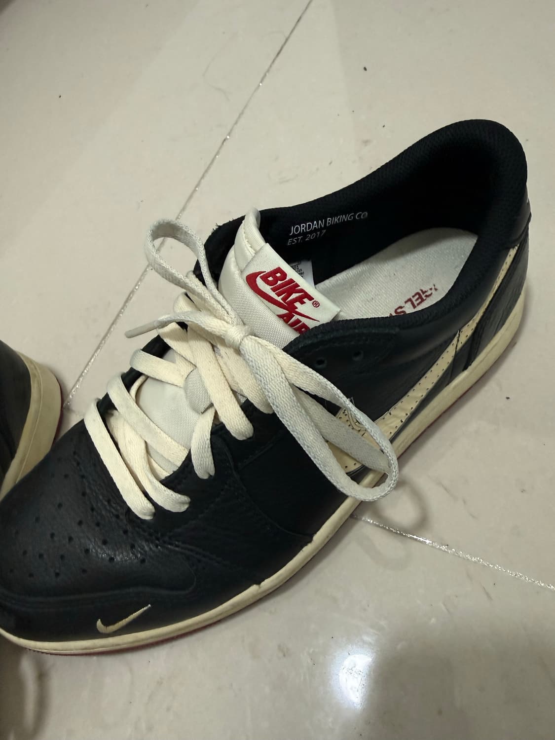 나이키 실베스터 280사이즈 팝니다 상품이미지3