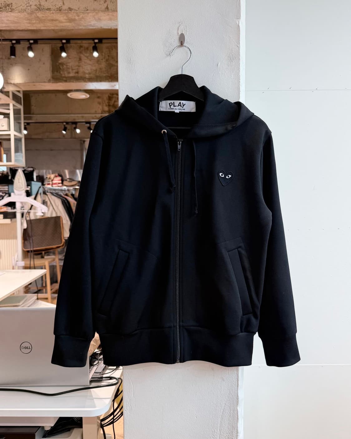 꼼데가르송 플레이 블랙 하트 와펜 후드 집업  상품이미지2