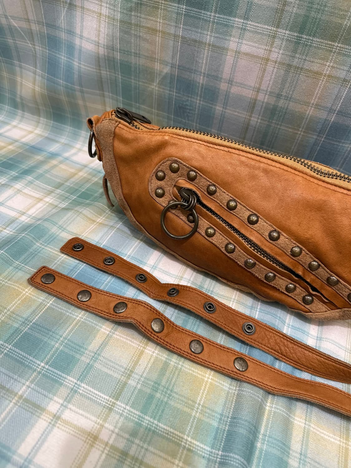 Stud Detail Brown Leather Bag 상품이미지3
