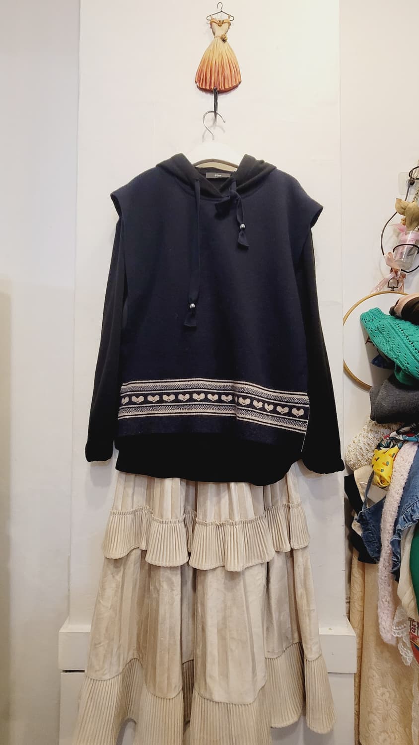 오즈세컨 레이어드 후드니트. 벨벳 캉캉 스커트 상품이미지3