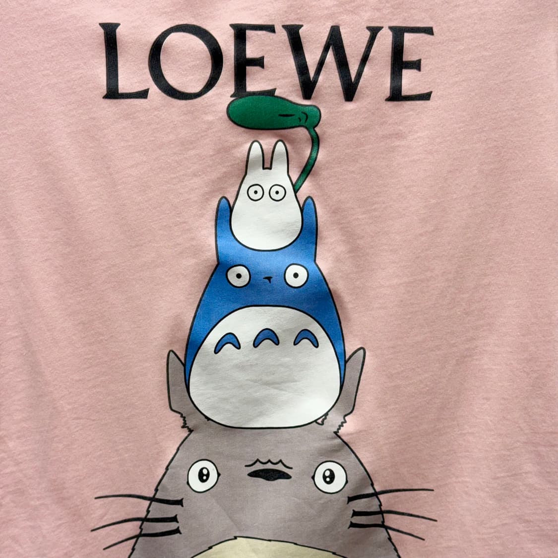 로에베 아나그램 로고 라운드넥 티셔츠 캐릭터 디테일 핑크 상품이미지6