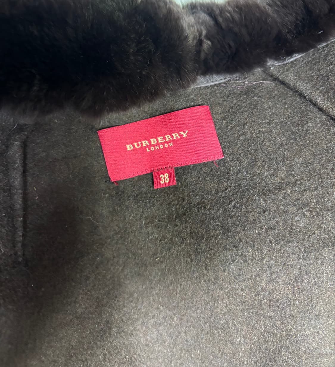 정품 .버버리. 코트. 38사이즈. 66. 상품이미지6
