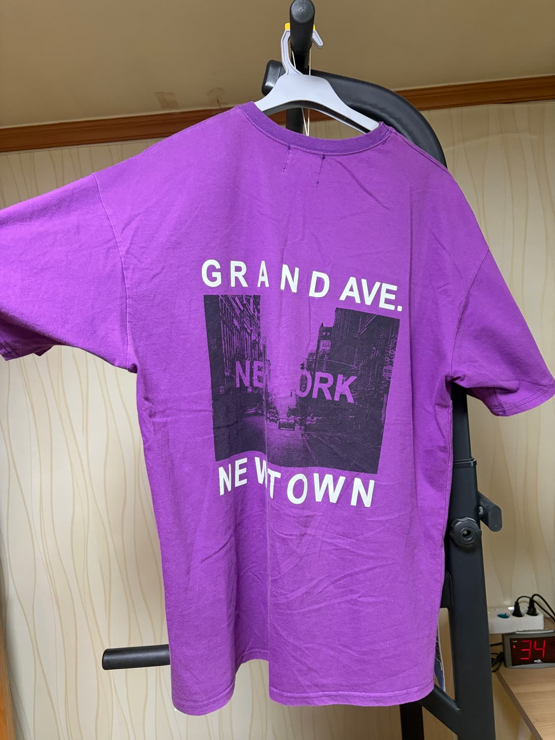 퍼플 그래픽 반팔티 상품이미지2