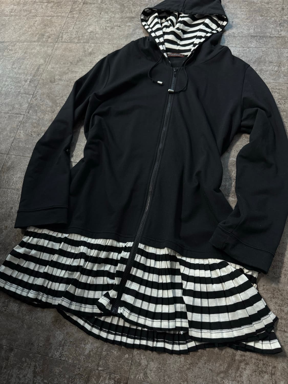 스트라이프 패턴 플리츠 디테일 롱 후디드 집업 상품이미지5