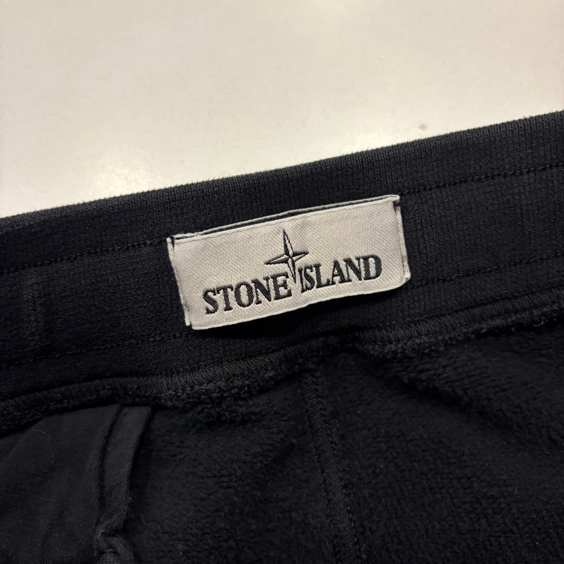[S] 스톤아일랜드 와펜 블랙 카고 조거팬츠 D143 상품이미지5