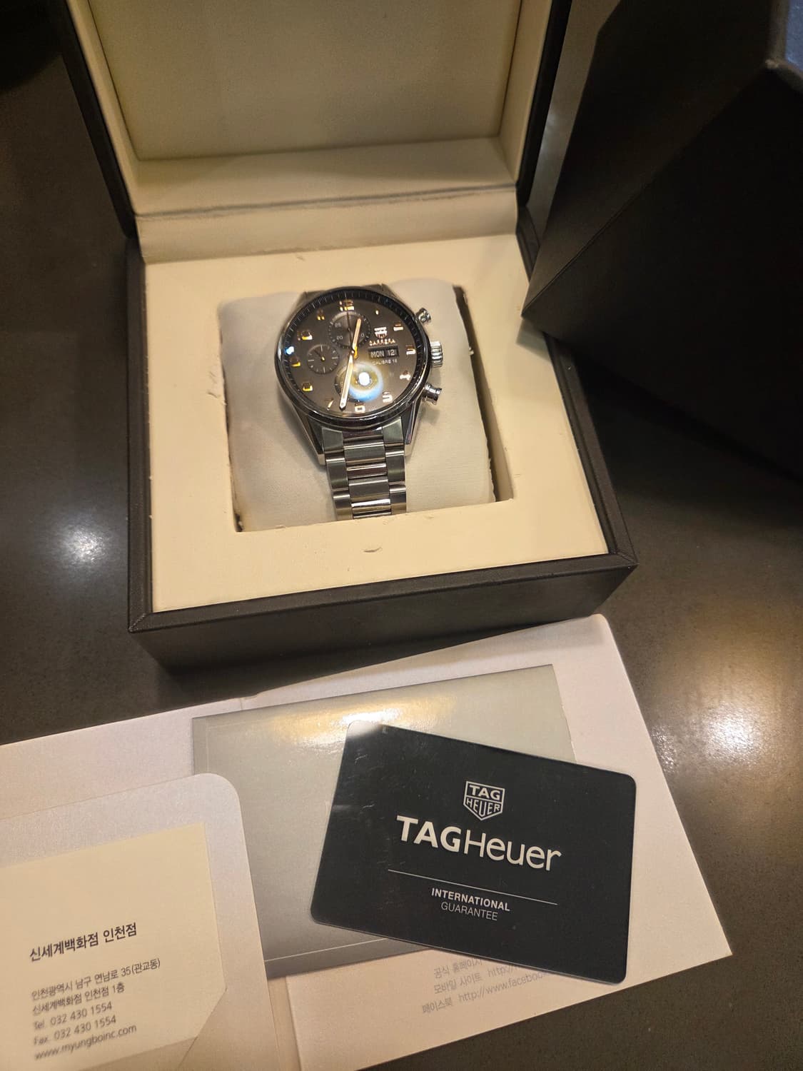 태그호이어 까레라 칼리버16 크로노그래프 데이데이트 골드핸즈 상품이미지1