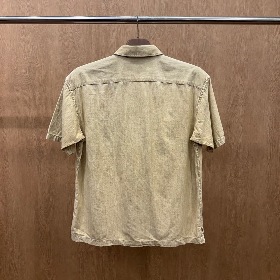 JW앤더슨 유니클로 콜라보 워크 반팔 셔츠 포켓 디테일 레귤러핏 베이지 상품이미지3