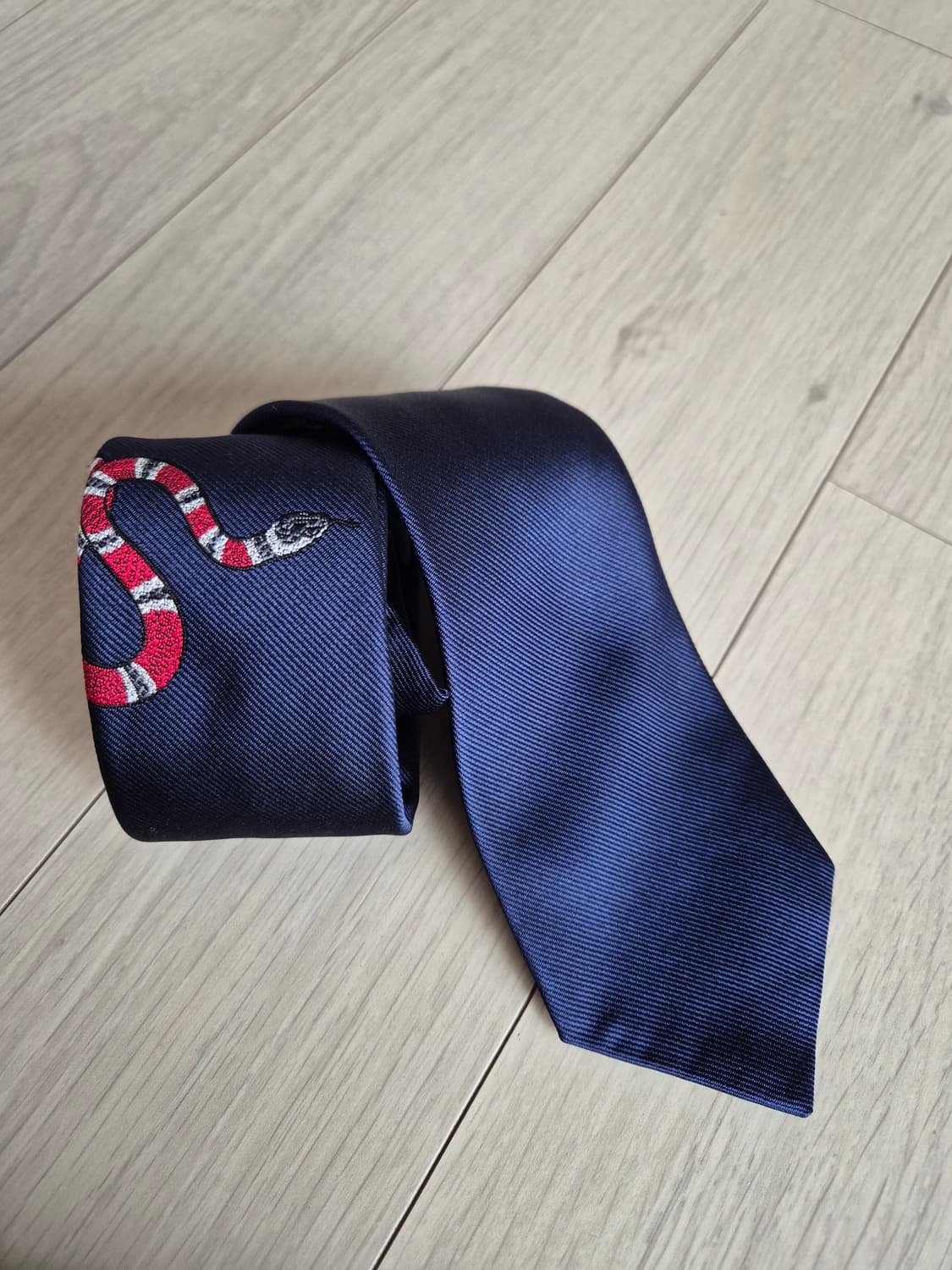 구찌 스네이크 넥타이 상품이미지8