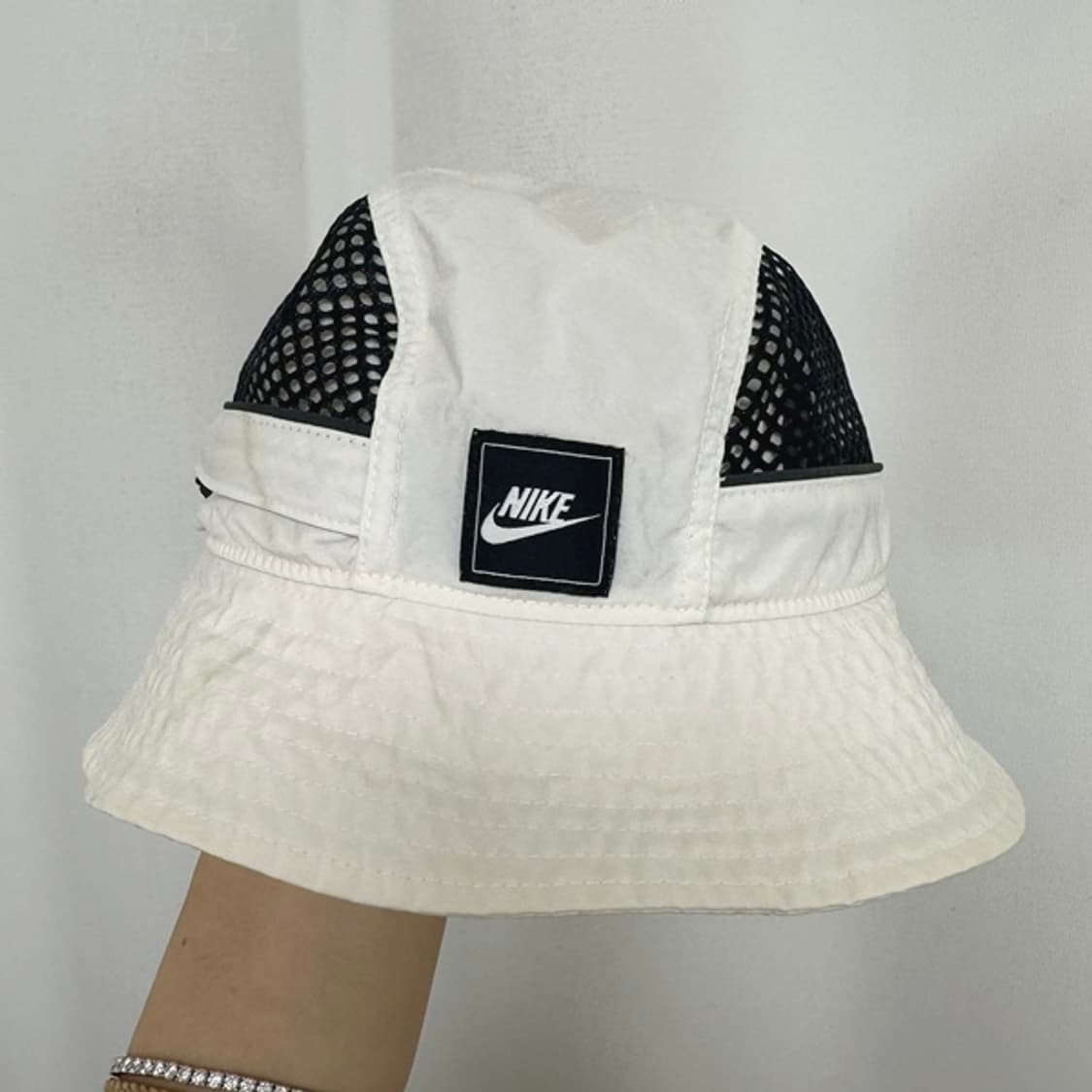 
나이키 여자 벙거지 모자 화이트 M/L 상품이미지1