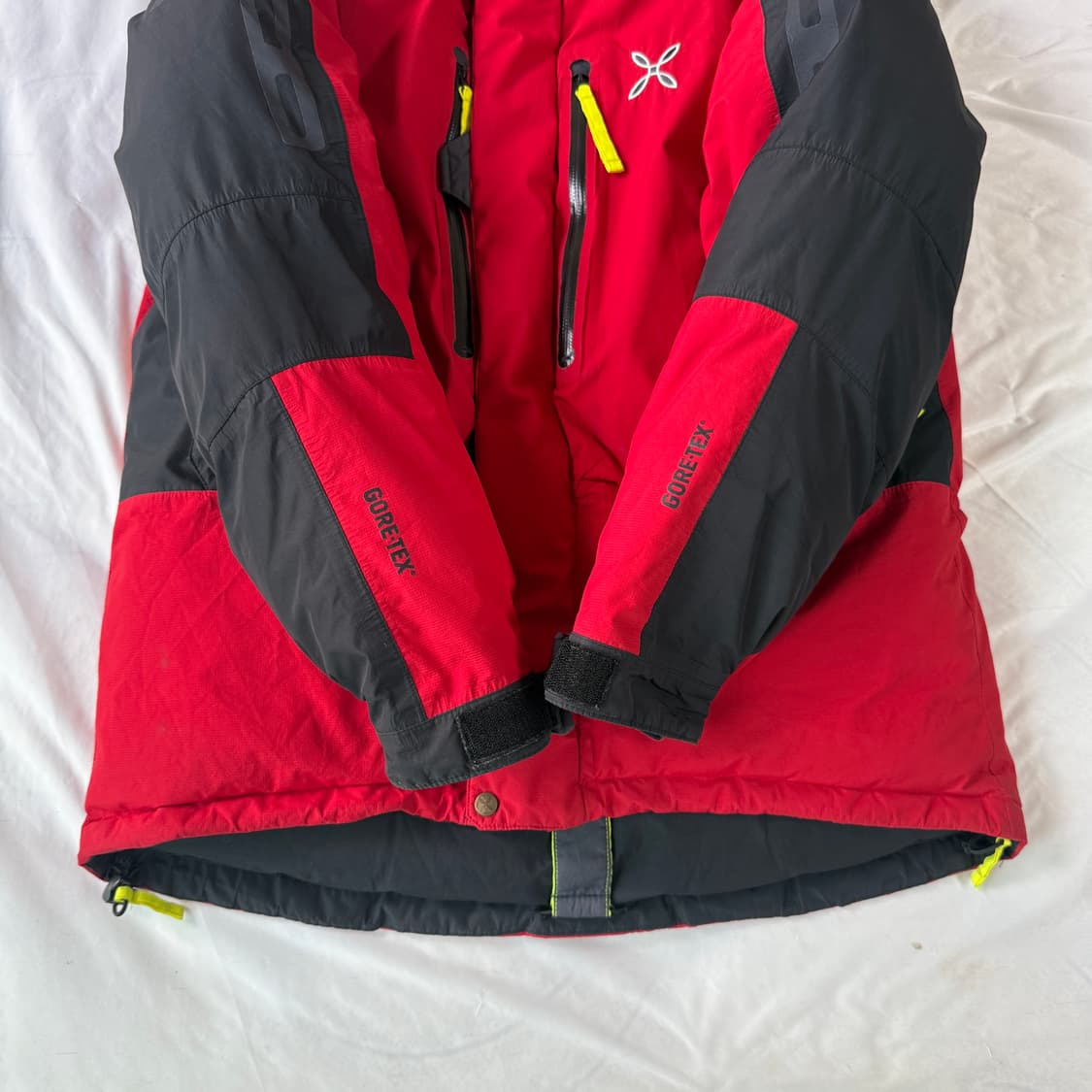 몬츄라 히말라야 고어텍스 패딩 대장급 L-XL 상품이미지4