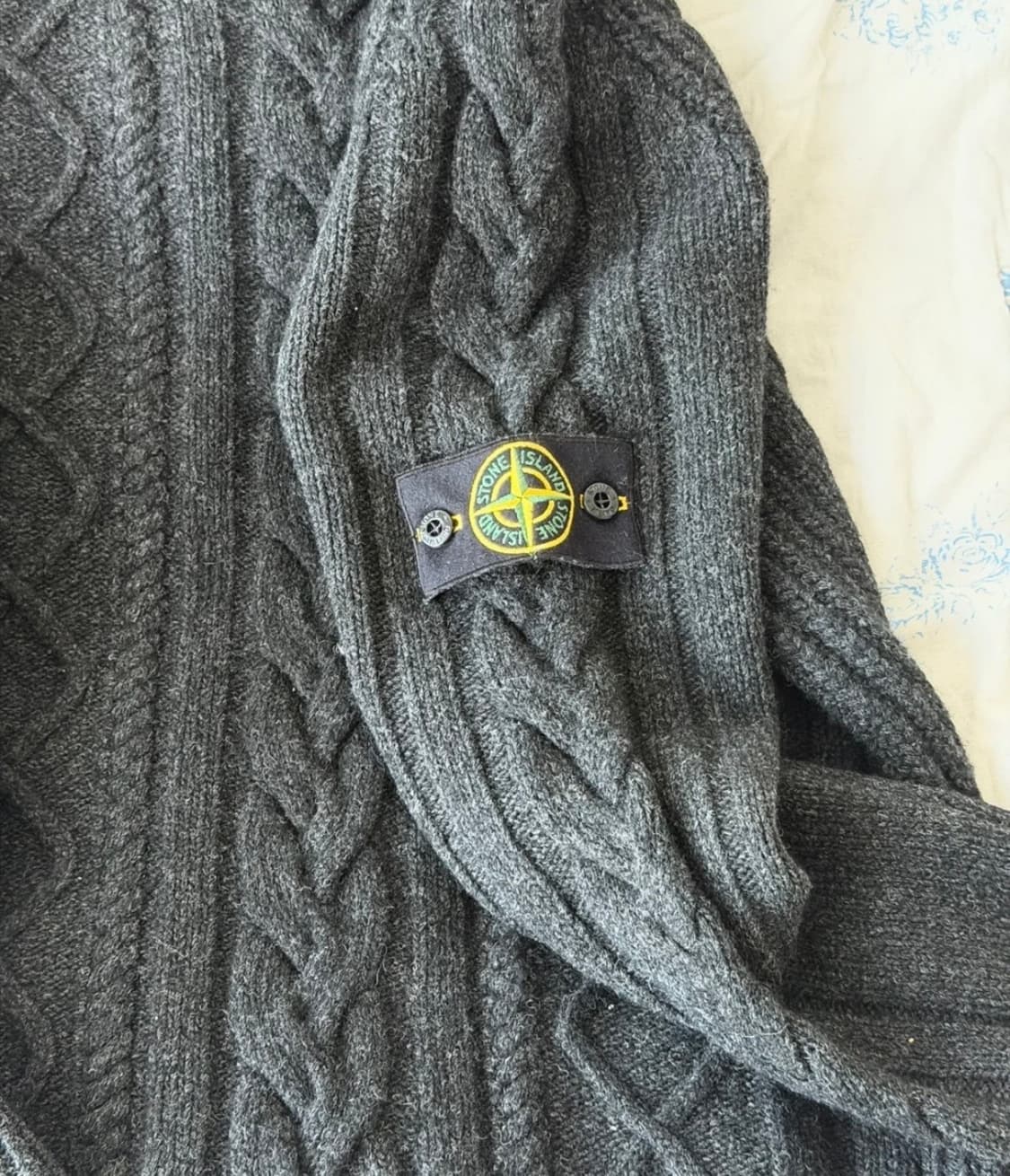 스톤아일랜드 꽈배기 니트 🩶 상품이미지2