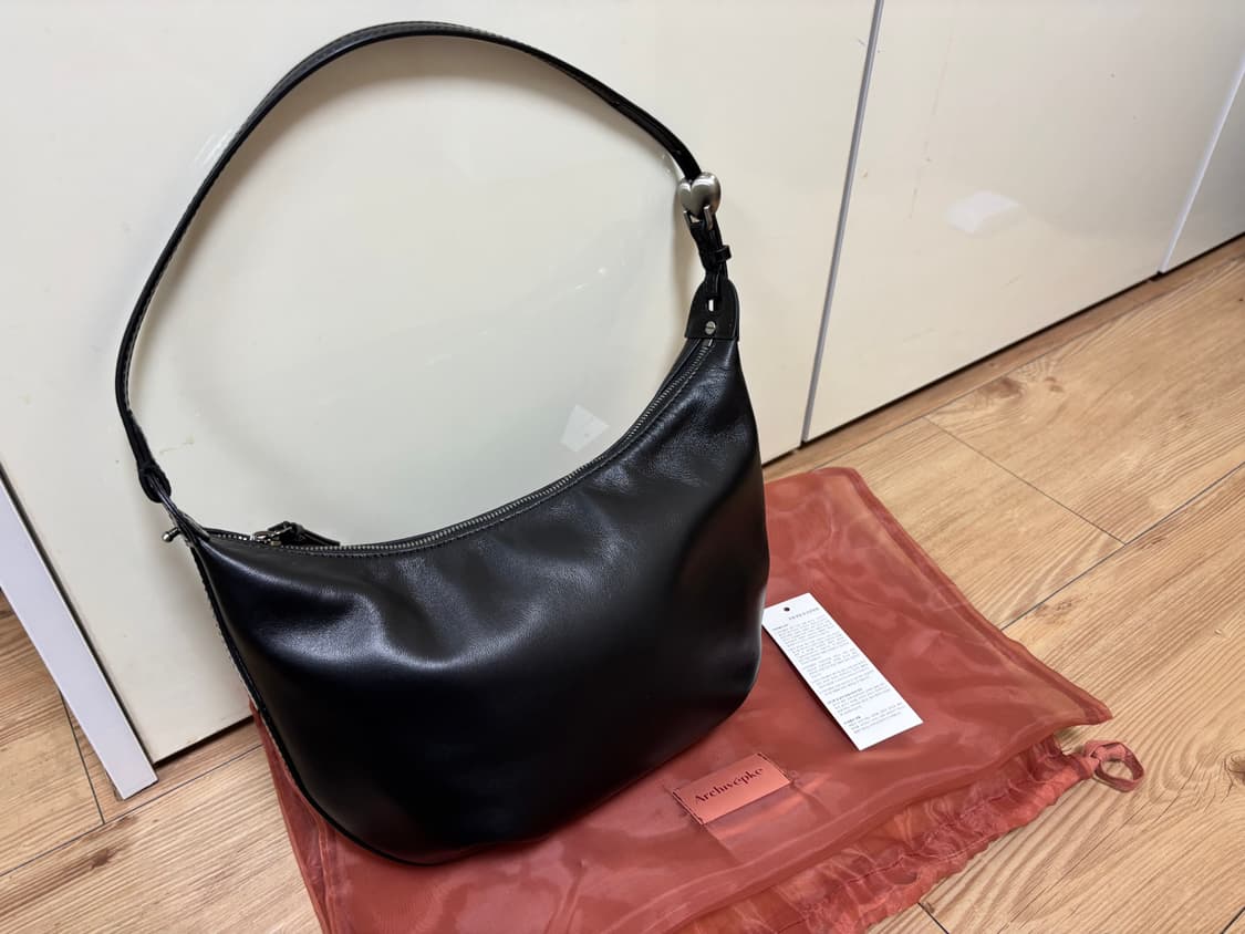 아카이브앱크 Luv moon bag(Deep sleep) 러브문 양가죽 상품이미지5