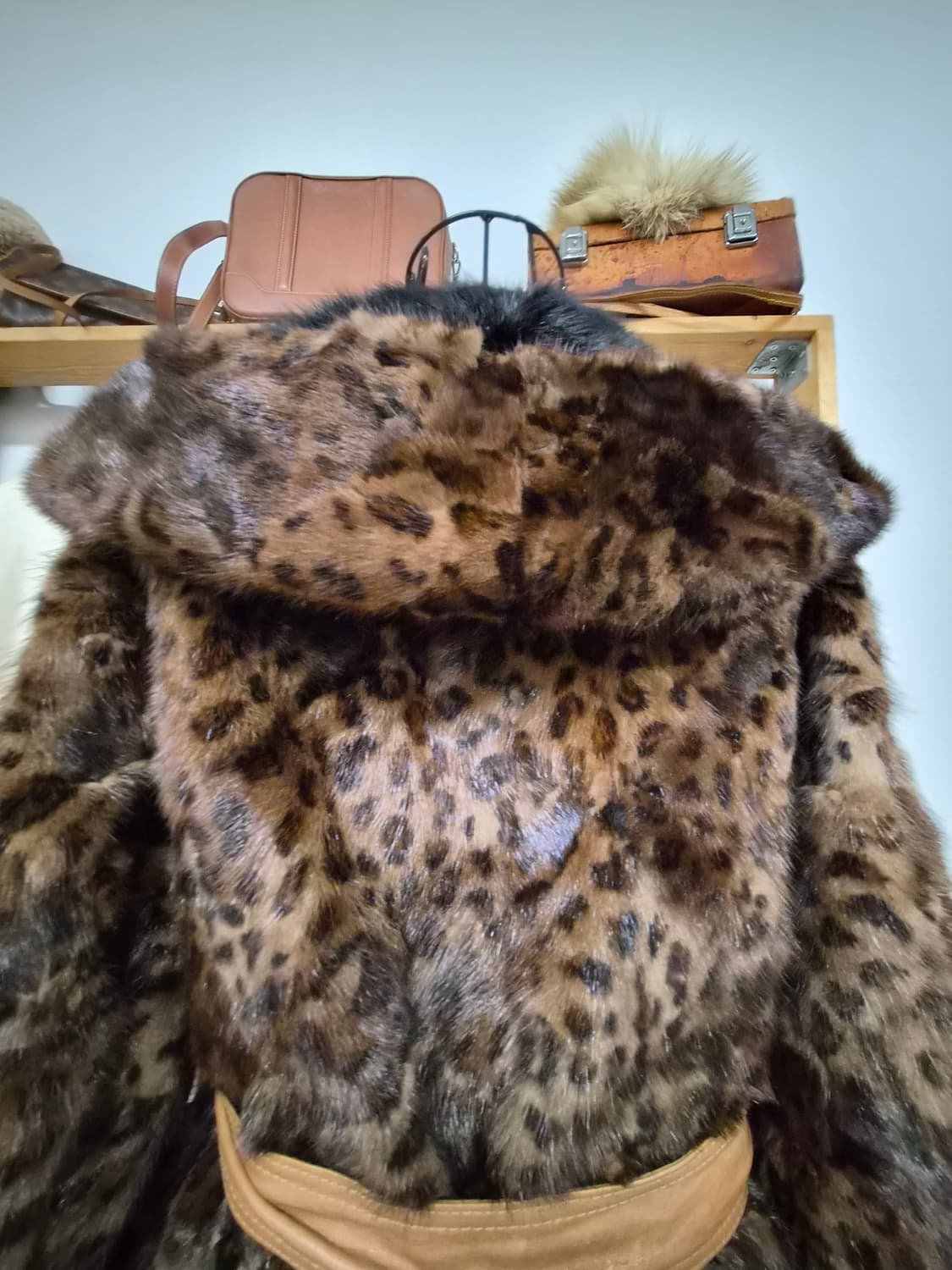 베스띠벨리 레오파드 밍크후드코트 상품이미지5