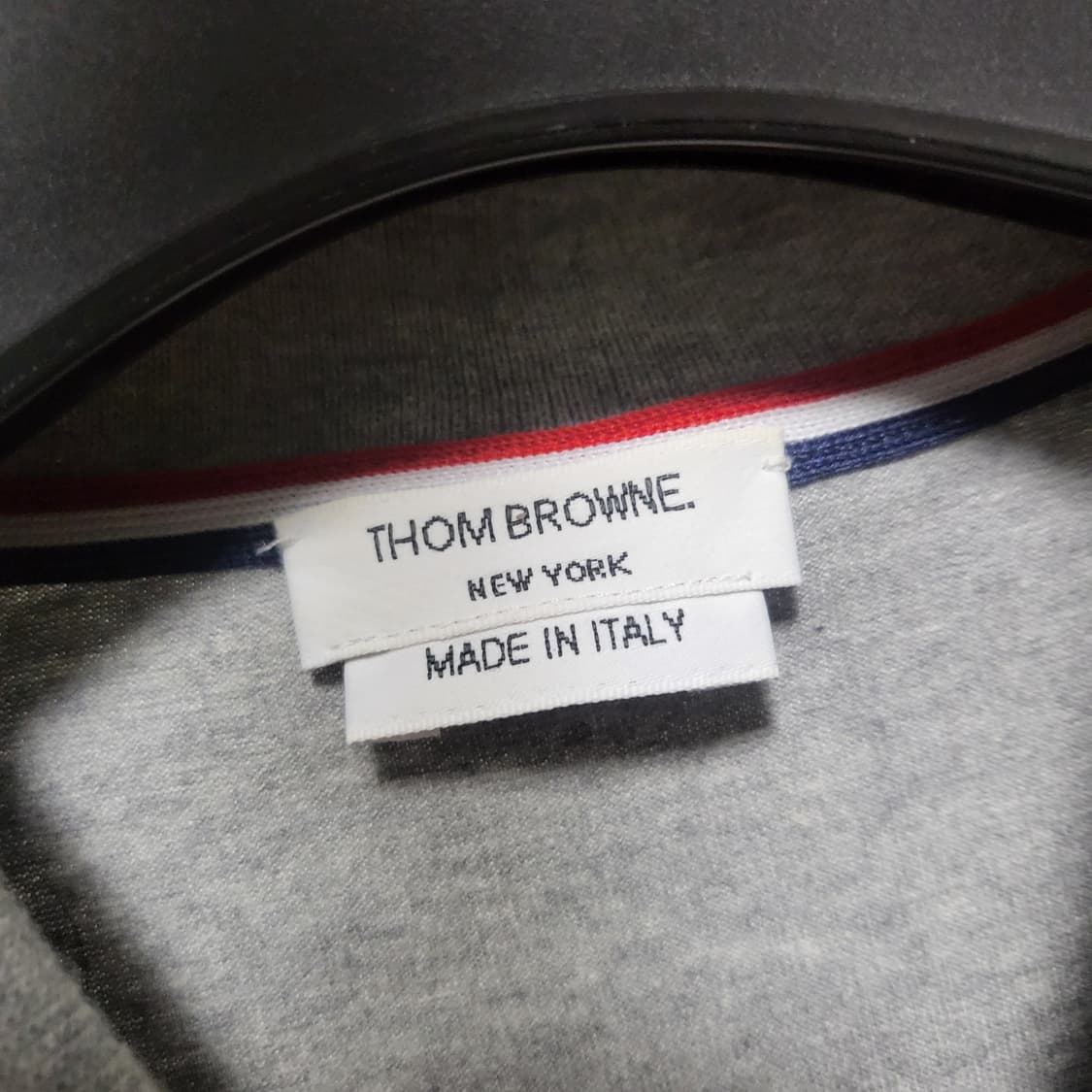 [새상품급] 3 / 톰브라운 포켓 폴로 반팔티  상품이미지4