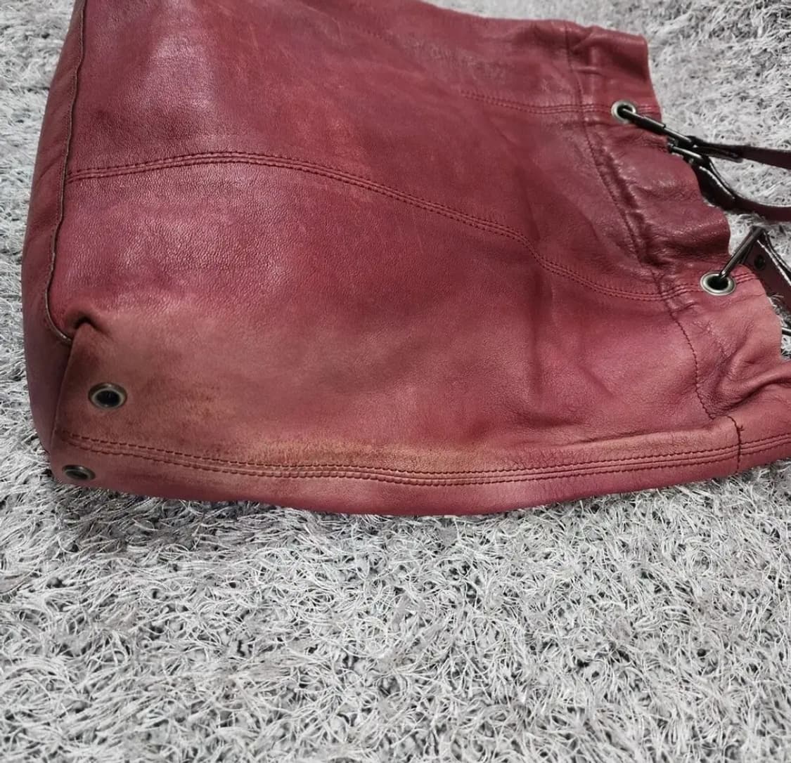 버버리 레더 숄더백 상품이미지3