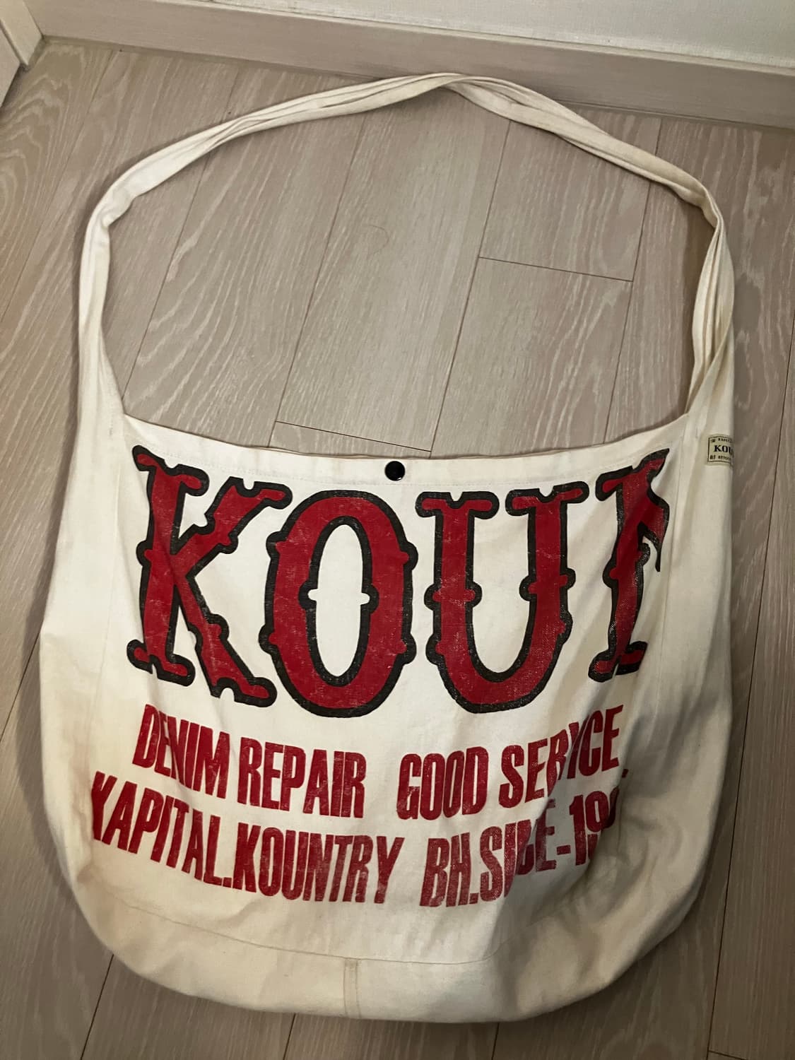 캐피탈 숄더백 상품이미지1